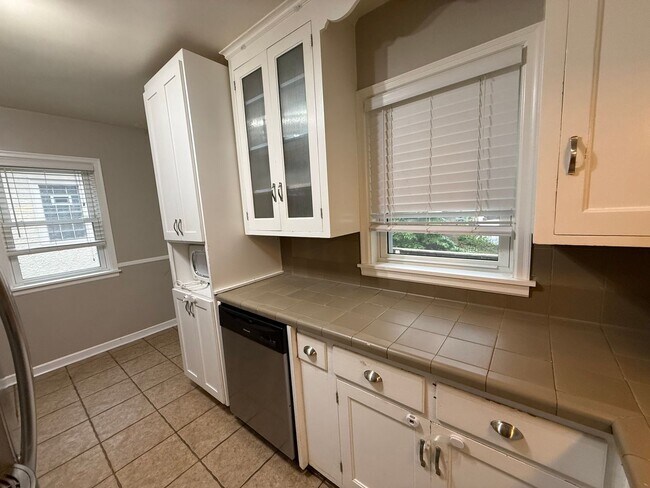 Foto del edificio - Single Family Home in Minnehaha Neighborho...