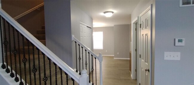 Building Photo - 440 Wild Oak Dr