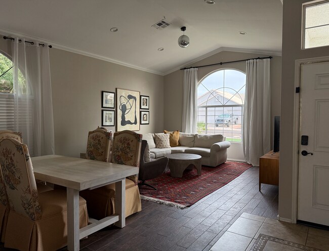 Foto del edificio - 6360 W Aurora Dr