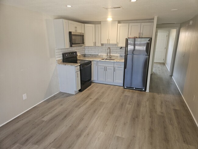 Foto del edificio - 612 Dogwood Ct