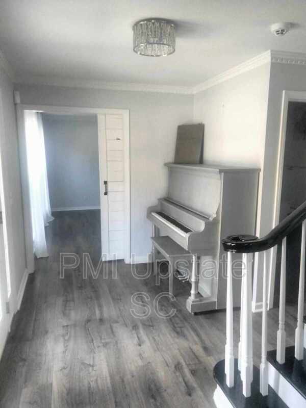 Building Photo - 212 Sheffield Ct