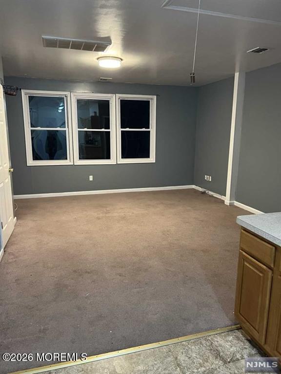 Foto del edificio - 154 Maple Ave