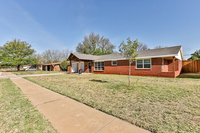 Building Photo - Cute 3 Bedroom
