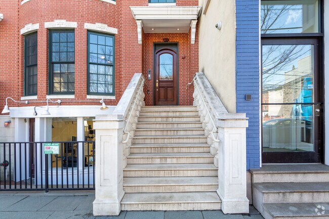 Entrance - 277 Grand St