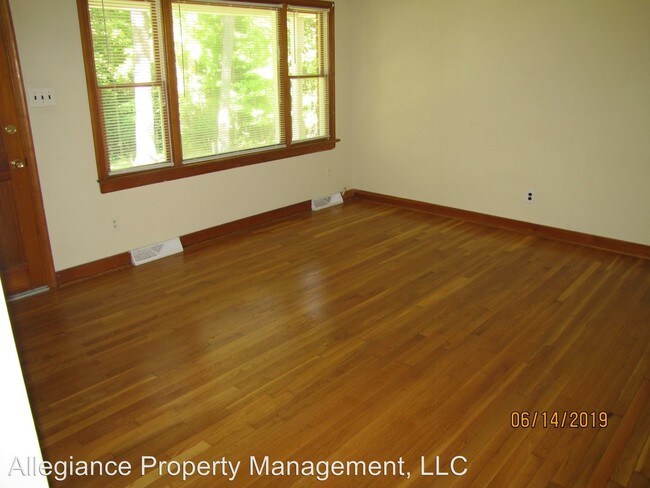 Building Photo - 3 br, 1.5 bath House - 6720 Old Roxbury Rd