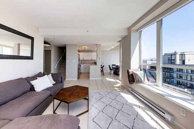 Building Photo - 909 Mainland St