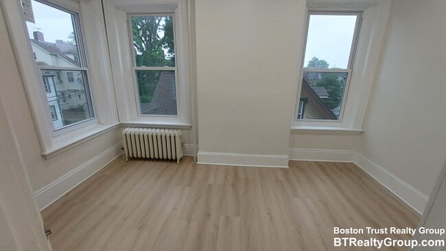 Building Photo - 4 Montrose St