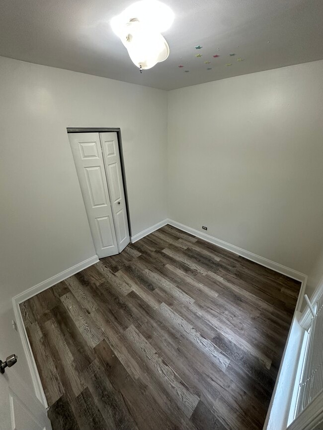 Foto del edificio - 1928 N Keeler Ave