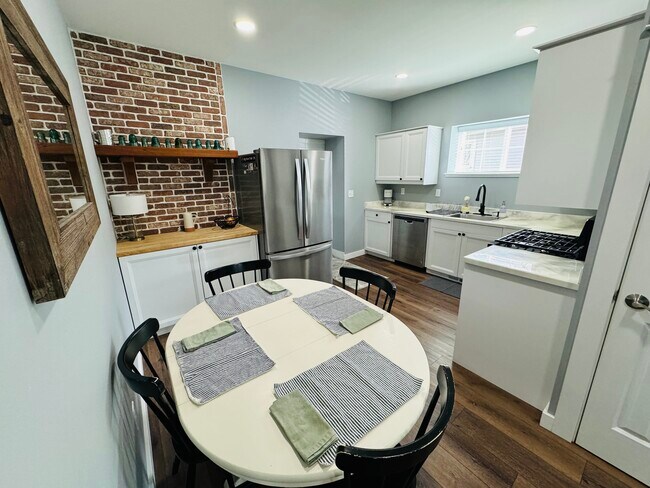 Foto del edificio - 1139 N Gould St