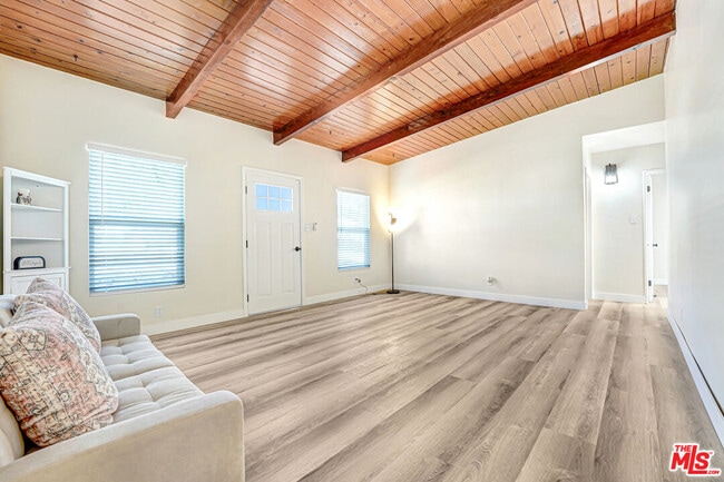 Foto del edificio - 13847 Aults Ave