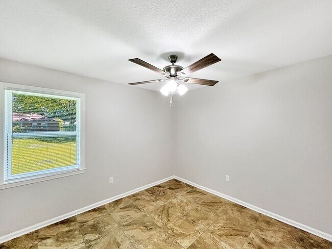 Building Photo - 8044 Whitebrook Dr