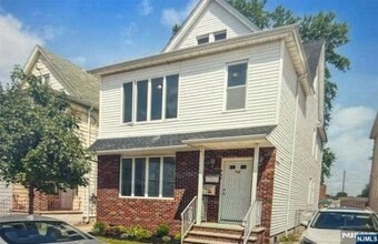 Building Photo - 453 Banta Ave