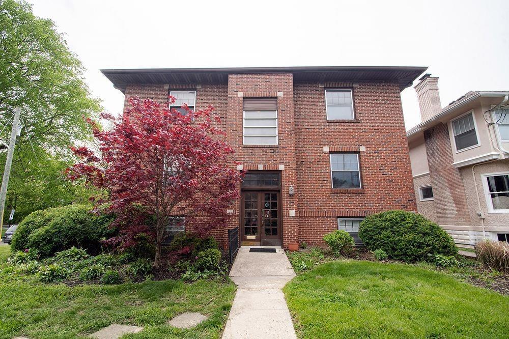 Primary Photo - 5819 E Washington St