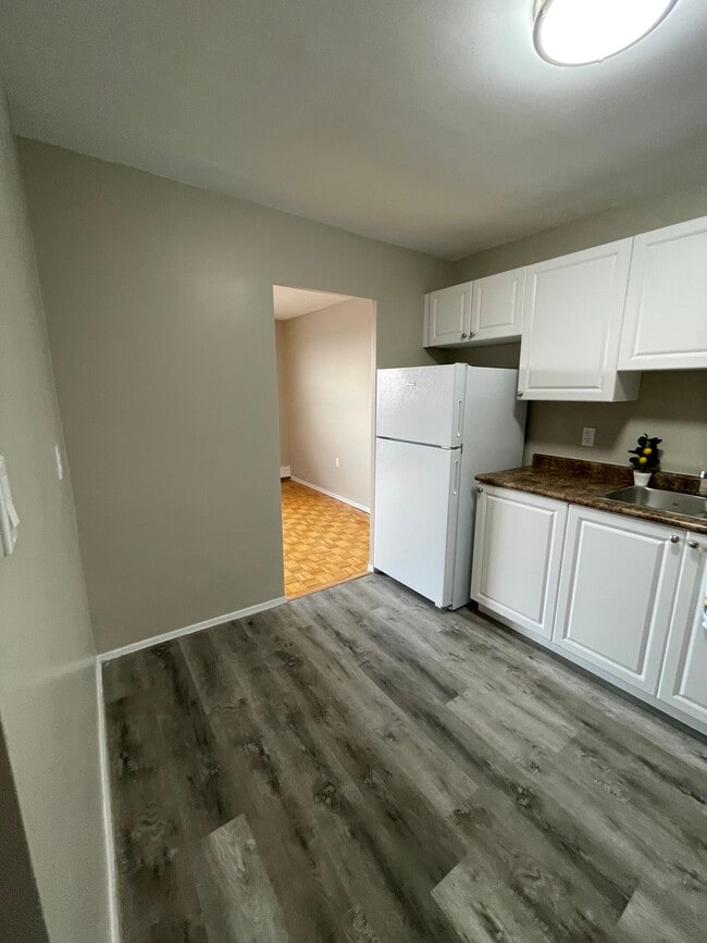 Building Photo - Parkhill