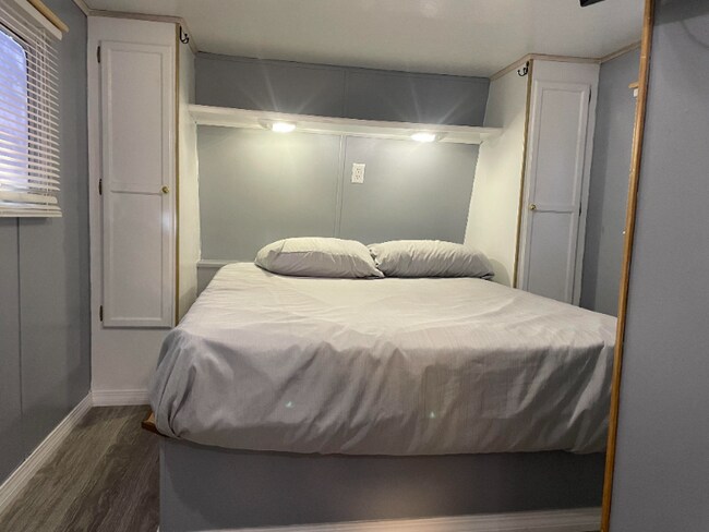 Foto del edificio - 1754 Attix St