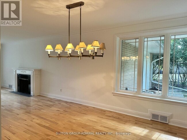 Building Photo - 97 Valecrest Dr