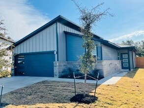 Building Photo - 161 Filifera Ct