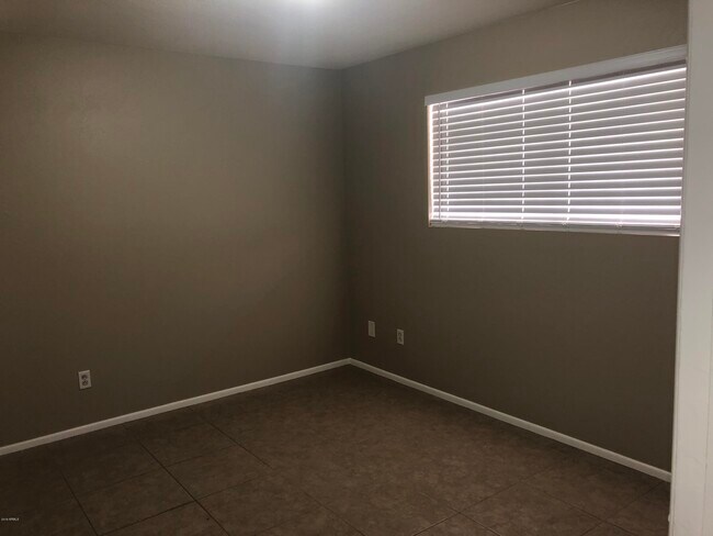 Foto del edificio - 7130 N 54th Ave