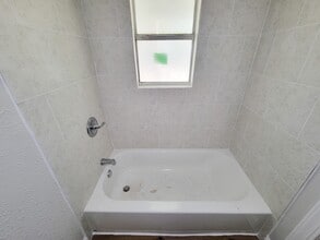 Building Photo - 711 Ave A