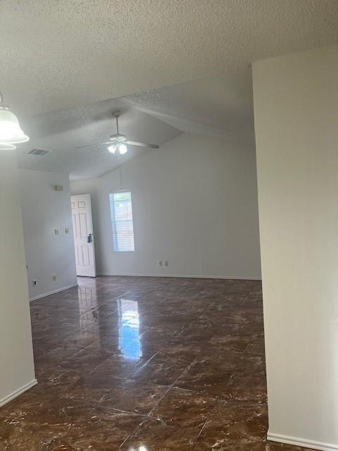 Foto del edificio - 16124 Fitchburg Cir