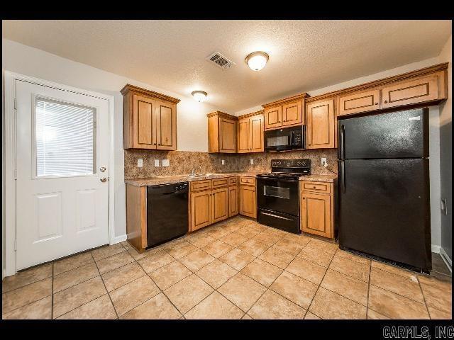 Building Photo - 400 E Locust St