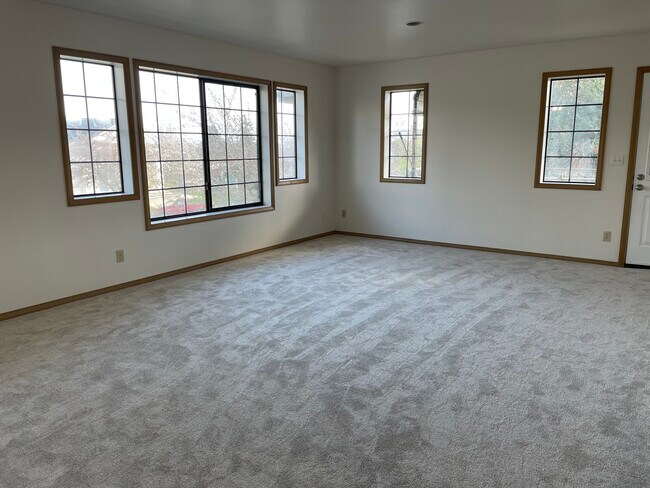 Living/Dining Room - 3224 Colby Ave