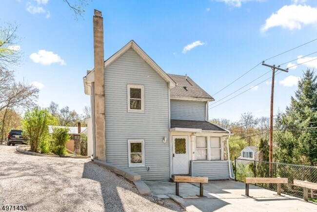 Building Photo - 294 Richard Mine Rd