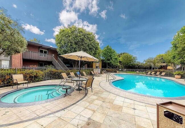Foto del edificio - 23316 Marigold Ave