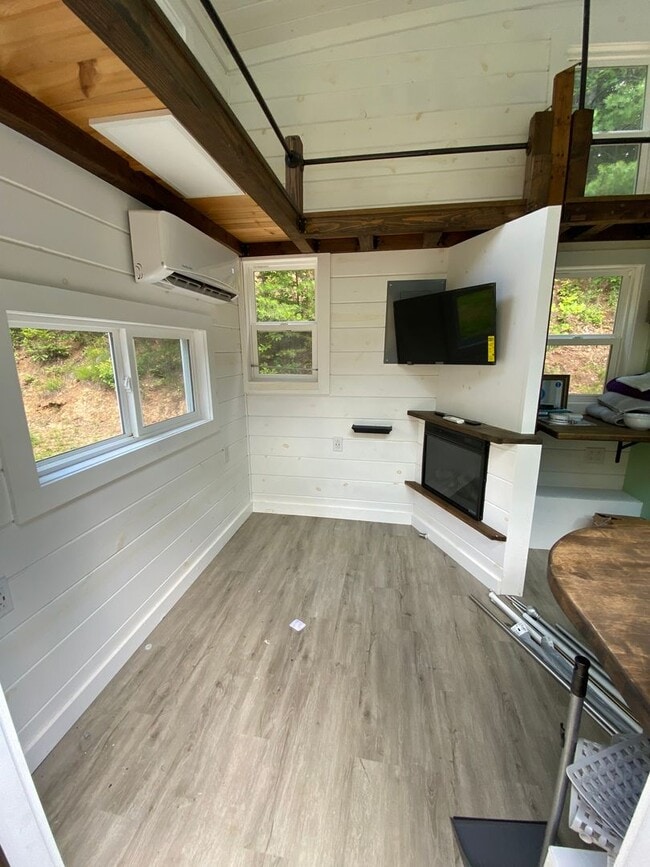 Building Photo - The tiny home of your dreams!