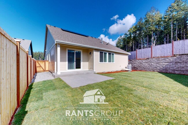 Foto del edificio - Beautiful Home! Easy JBLM commute!