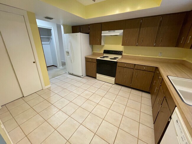 Building Photo - 3 Bedroom/2 Bathroom SFH in River Run Sout...