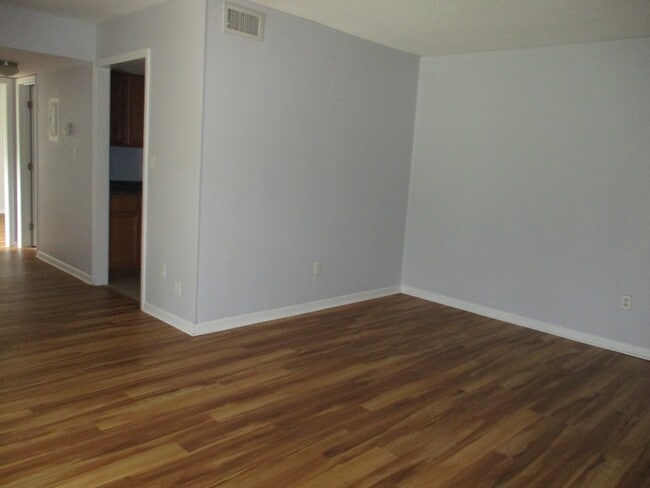 Building Photo - Hawthorne Reserves -  1bdrm/1bath