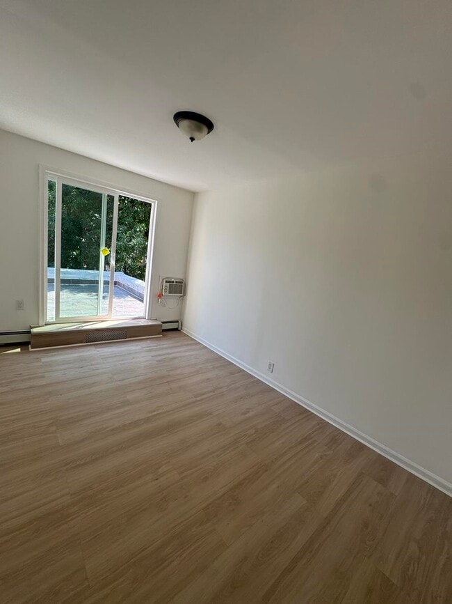 Building Photo - 77 Wallis Ave