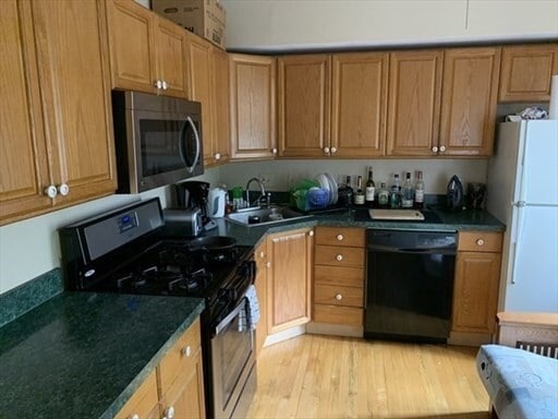 Primary Photo - 203 W Fifth St