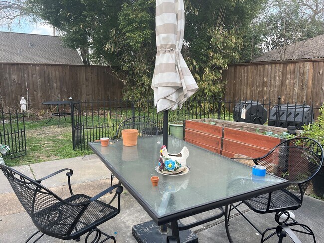 Foto del edificio - 603 Moody St