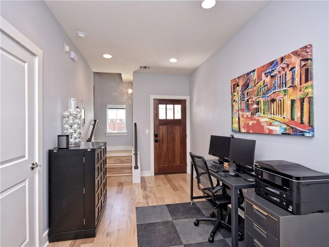 Building Photo - 2706 Halcyon Dr