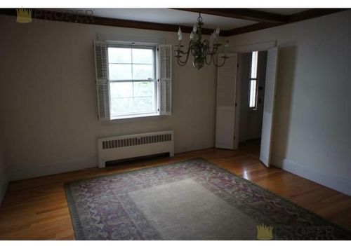 Building Photo - 16 Allandale St