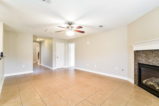 Building Photo - 1026 Lancaster Lake Dr