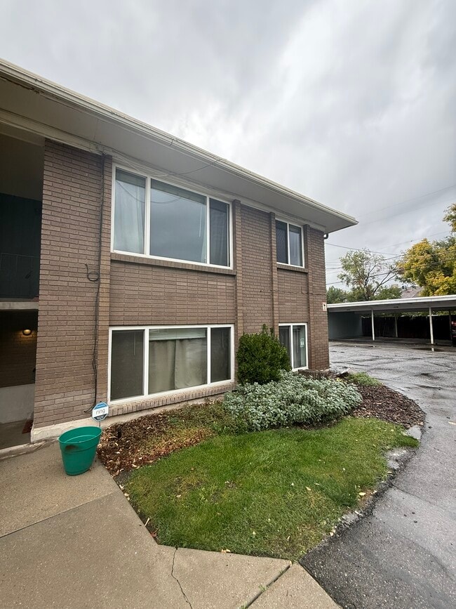 Building Photo - 545 Stringham Ave