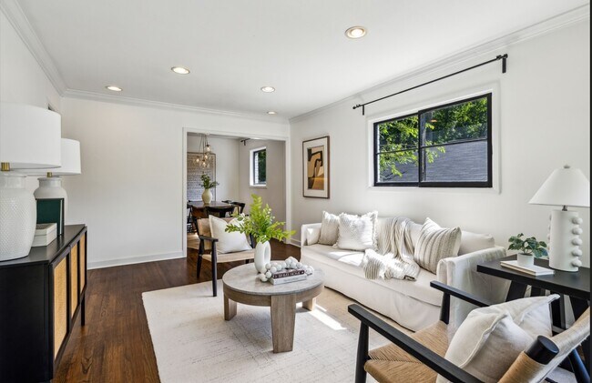 Foto del edificio - 2129 Arlington Ave NE