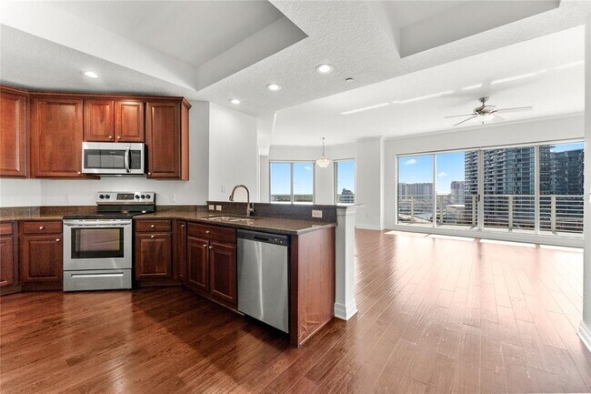 Foto del edificio - 1209 E Cumberland Ave
