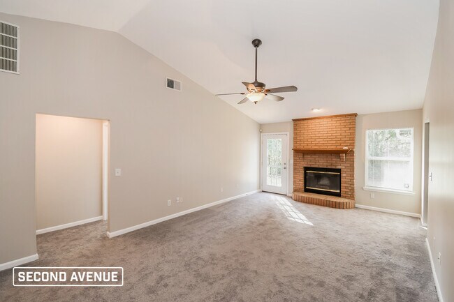Foto del edificio - 2476 San Sago Ln