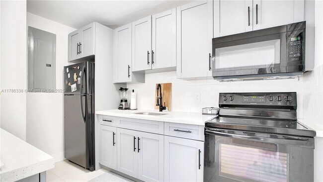 Foto del edificio - 1750 NE 144th St