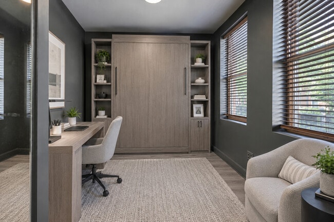 Building Photo - 2503 S Calumet Ave