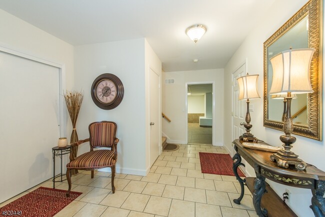 Building Photo - 29 Bowfell Ct