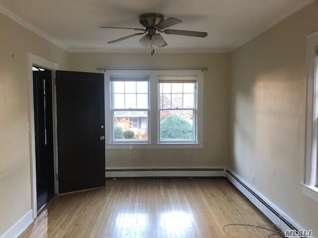Building Photo - 17 Roslyn Dr