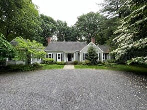 Building Photo - 23 Matinecock Farms Rd