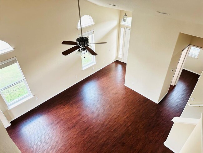 Building Photo - 245 Verano Dr