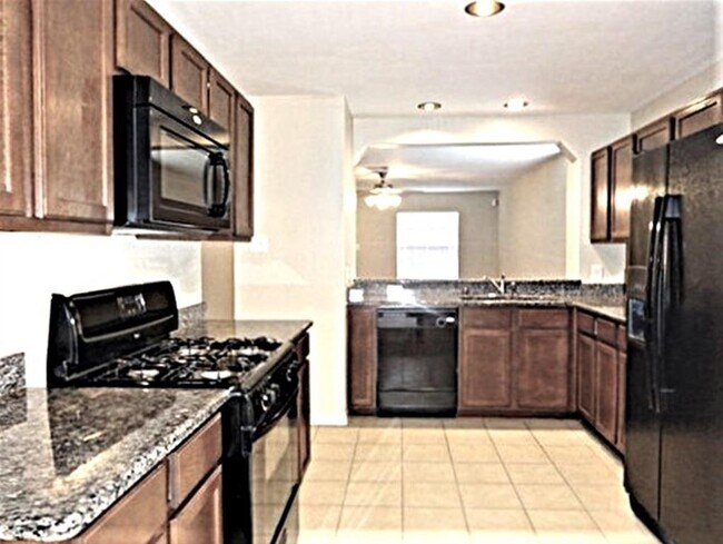 Foto del edificio - 2713 Sandberry Dr