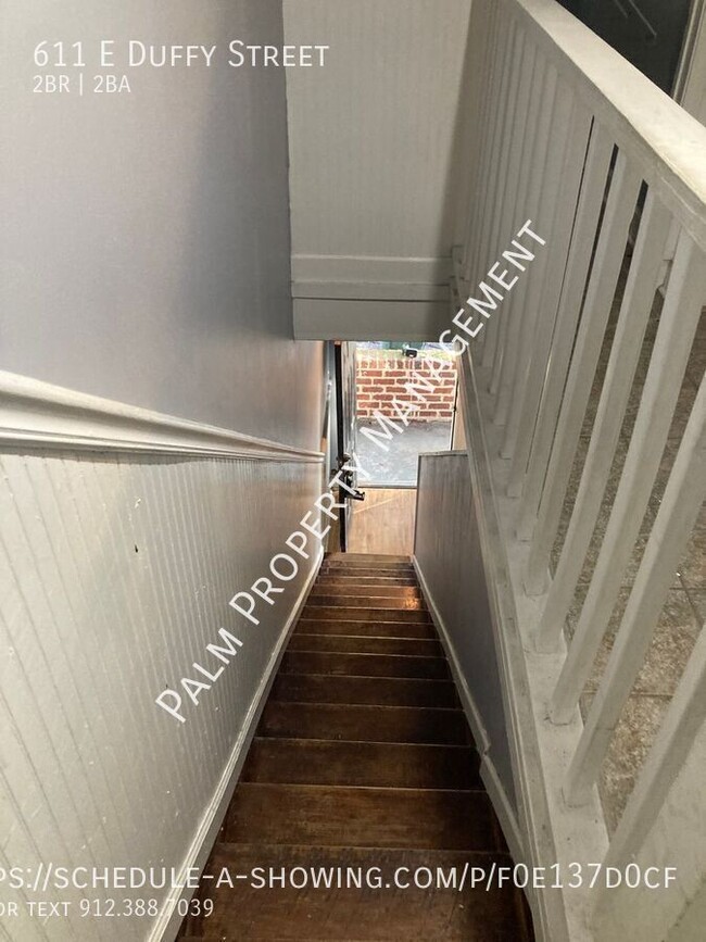 Building Photo - 611 E Duffy St